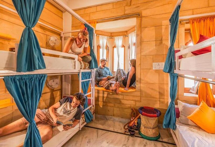 سرير فى غرفة مشتركه, Hostel Martina