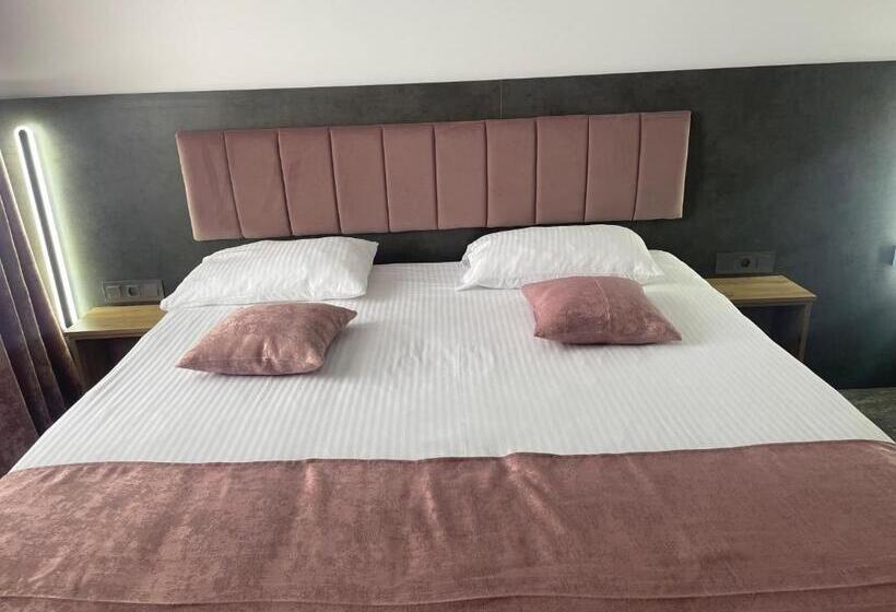 Номер Deluxe, La Borsanu