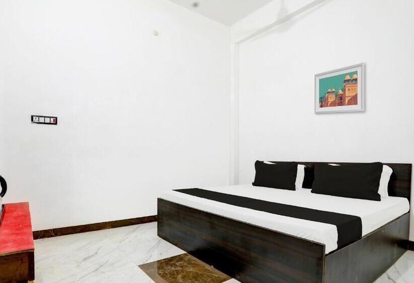 트리플 클래식 룸, Oyo Muchhad 75