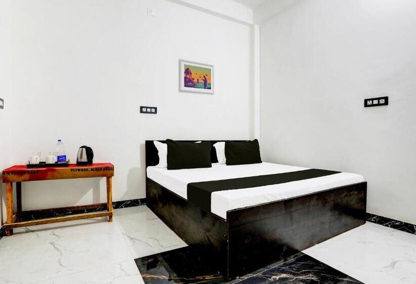 트리플 클래식 룸, Oyo Muchhad 75