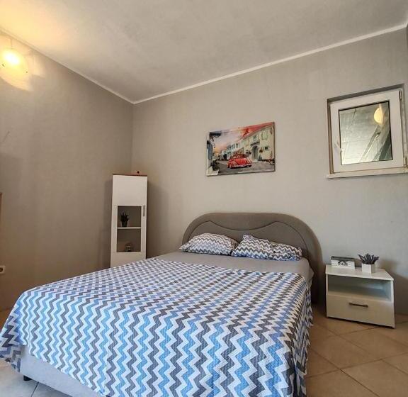 استودیوی استاندارد, Apartmani I Sobe Brancin