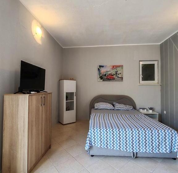 استودیوی استاندارد, Apartmani I Sobe Brancin