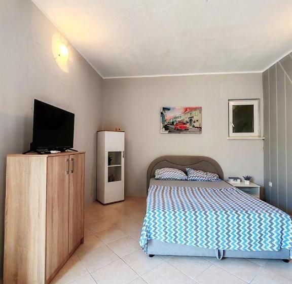 استودیوی استاندارد, Apartmani I Sobe Brancin