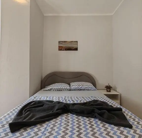 اتاق ساده سه‌ نفره, Apartmani I Sobe Brancin