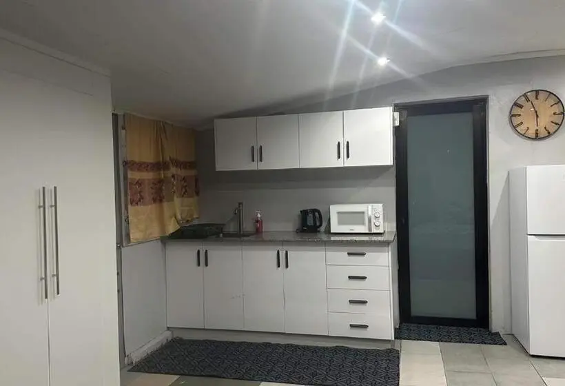 デラックスルーム, The Cozy Corner In Suva