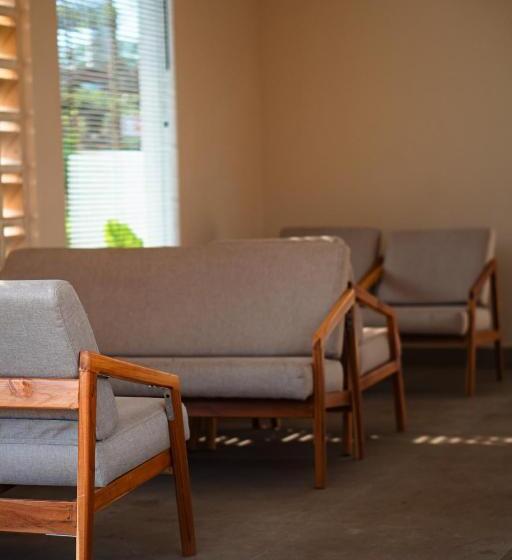 מיטת קינג בסוויטה, Tut Winten Villa Ubud