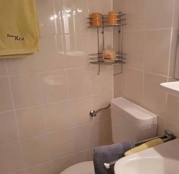 Üç Kişilik Standart Oda, Haus Resi