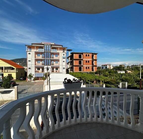 ファミリールーム, Ani T