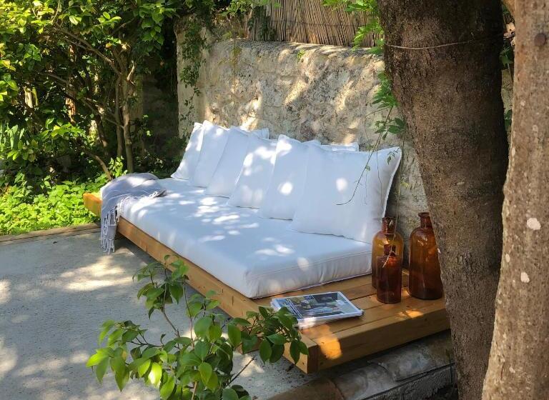 ガーデンビュースタンダードルーム, Songes Au Lit Du Fleuve