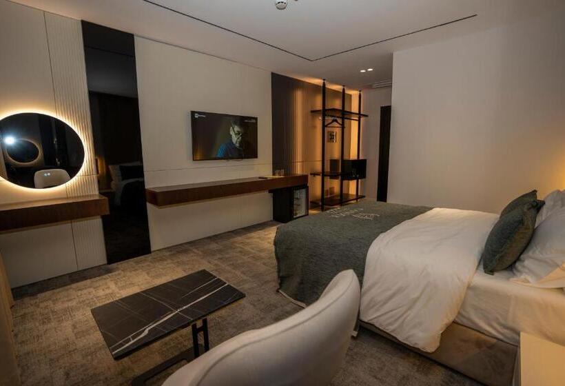 スタンダードルーム, Consul