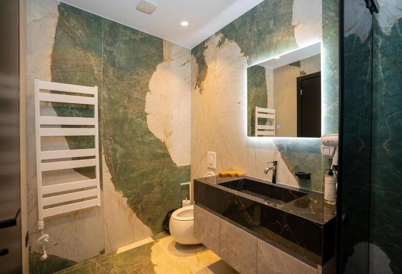 スイート, Consul