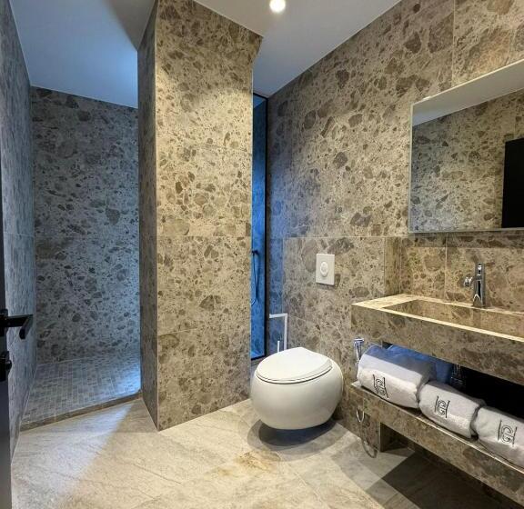 ファミリールーム, Consul