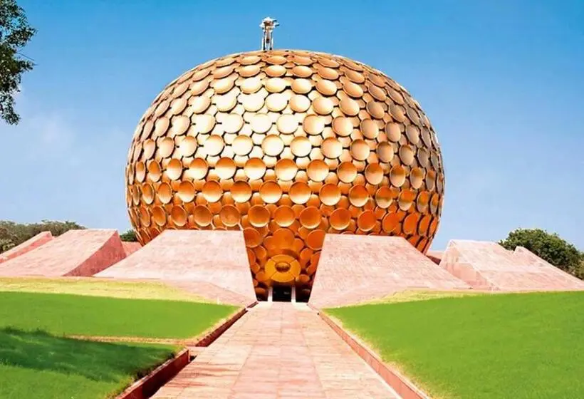 اتاق خانوادگی با چشمانداز باغ, En Harmonie Auroville Aala