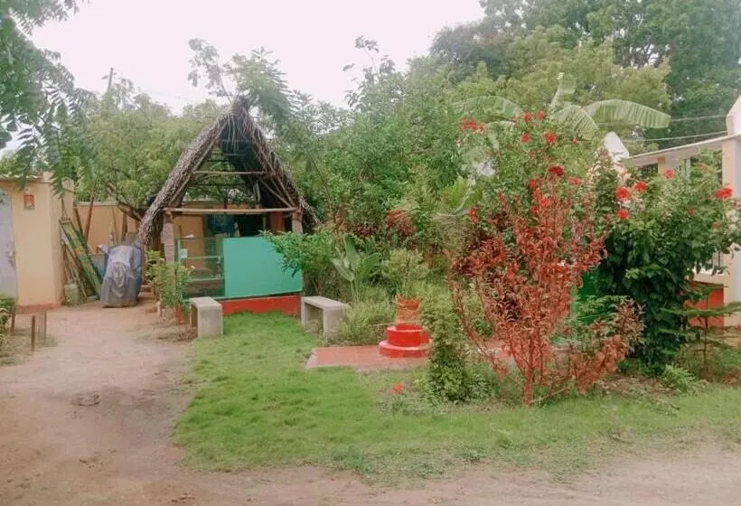 اتاق خانوادگی با چشمانداز باغ, En Harmonie Auroville Aala