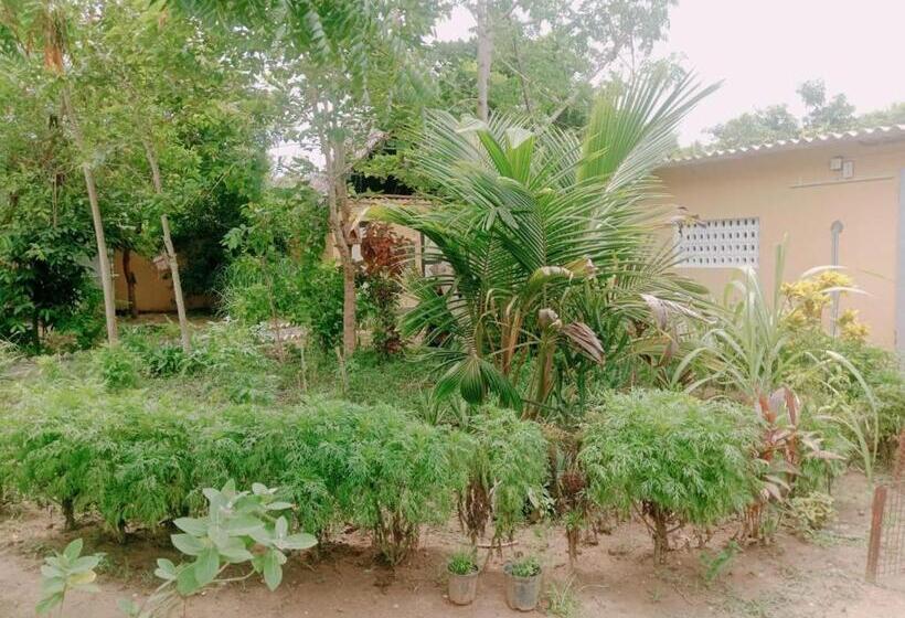 غرفة عائلية مطلّة علي الحديقة, En Harmonie Auroville  Aala