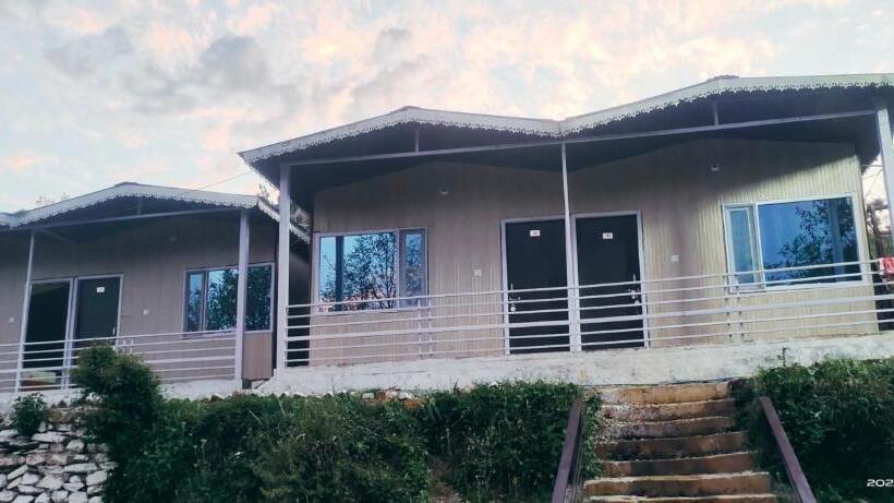 스탠다드 트리플 룸, Kedareshwar Resort