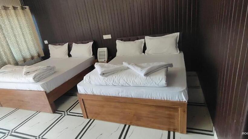 4인용 스탠다드 룸, Kedareshwar Resort