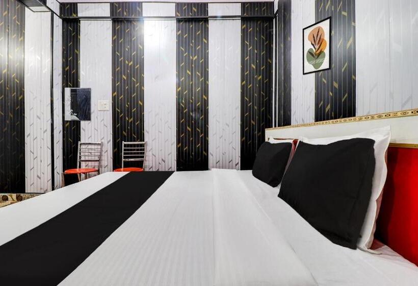 トリプルクラシックルーム, O Dev Bhoomi