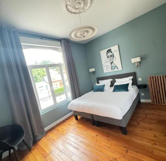 غرفة ديلوكس, Aura Castle