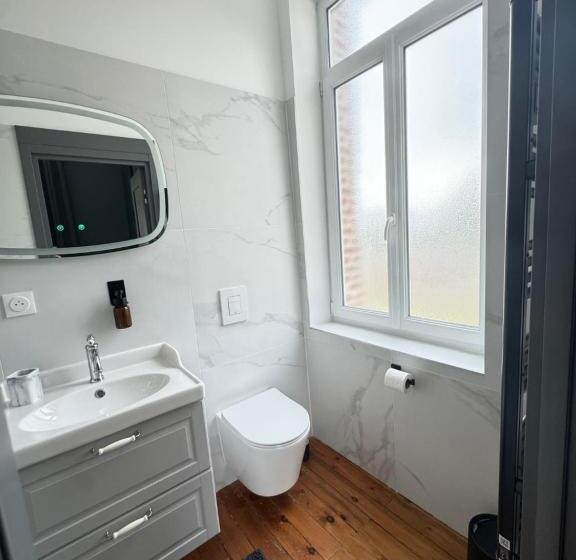 غرفة ديلوكس, Aura Castle