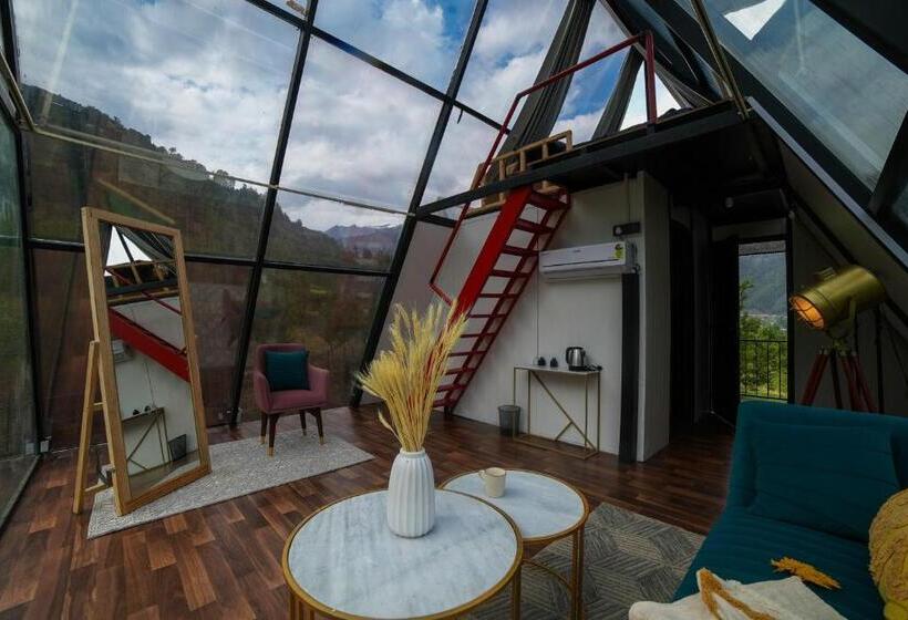 سوییت دوبلکس, Aayna Stays