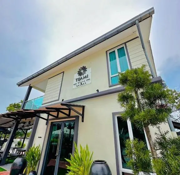 バルコニー付きスタンダードトリプルルーム, Tijami Villa & Resort
