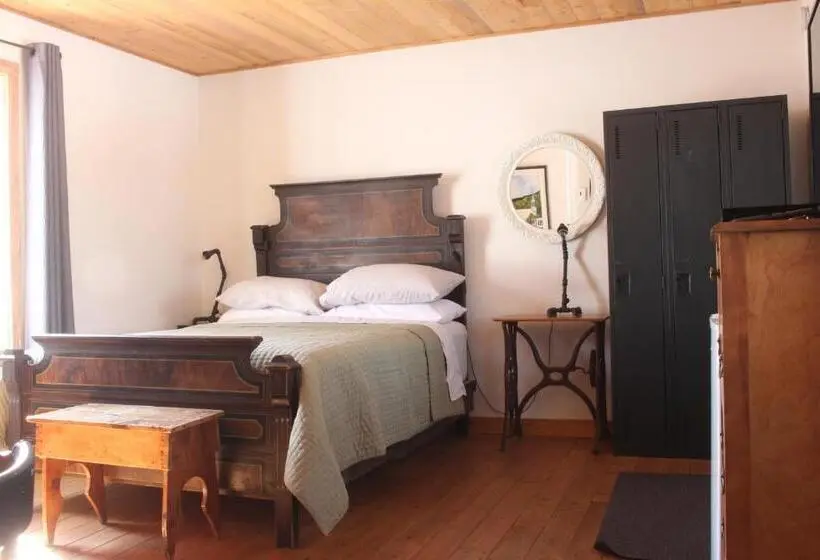 庭の見えるスタンダードトリプルルーム, Auberge Comme Au Premier Jour