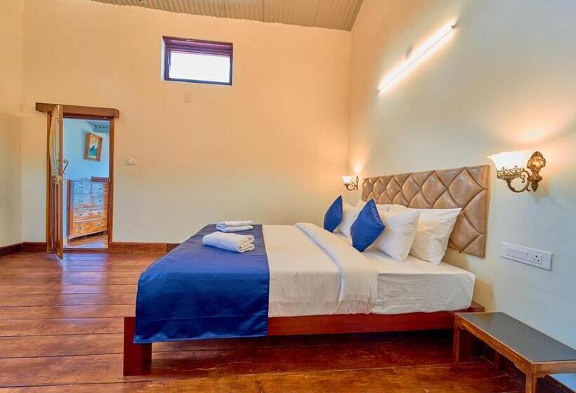 带大床的标准间, Vintage Inglenook Premium Ooty Bungalow By Voye Homes