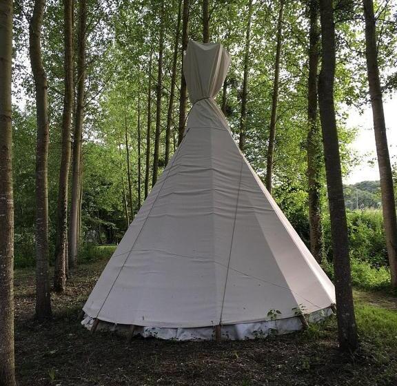 كوخ قياسي, Au Chat Qui Pêche