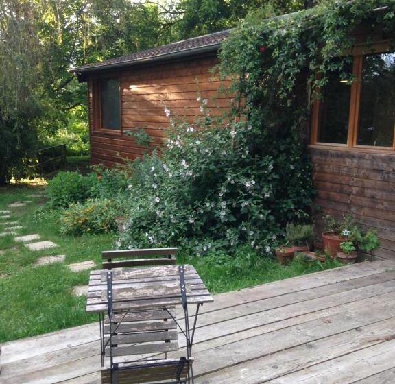 منزل غرفتين نوم, Au Chat Qui Pêche