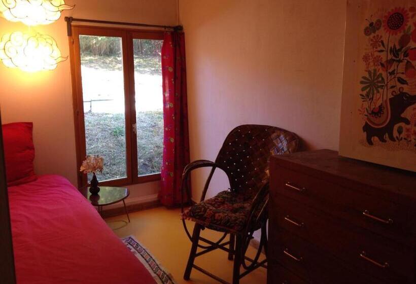 منزل غرفتين نوم, Au Chat Qui Pêche