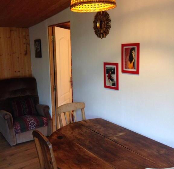 منزل غرفتين نوم, Au Chat Qui Pêche