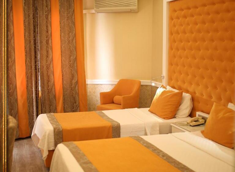 غرفة قياسية ثلاثية, Berrak Otel