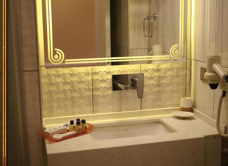 غرفة قياسية ثلاثية, Berrak Otel