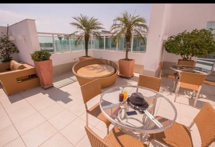 استودیوی استاندارد, Biarritz