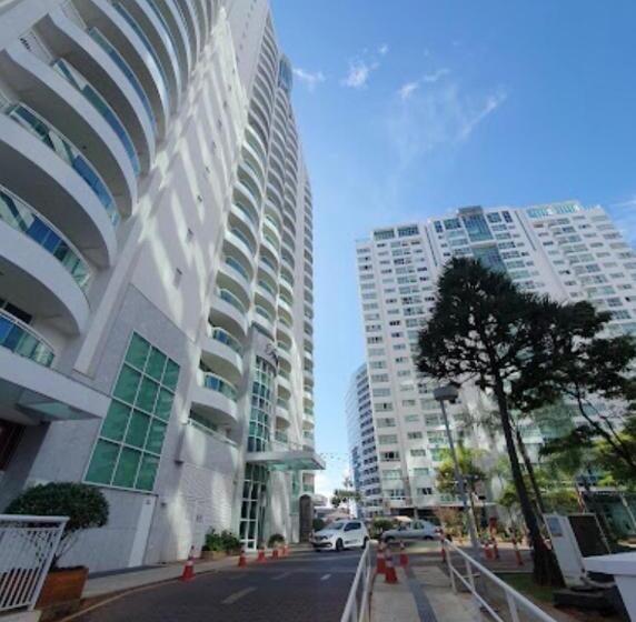 استودیوی استاندارد, Biarritz