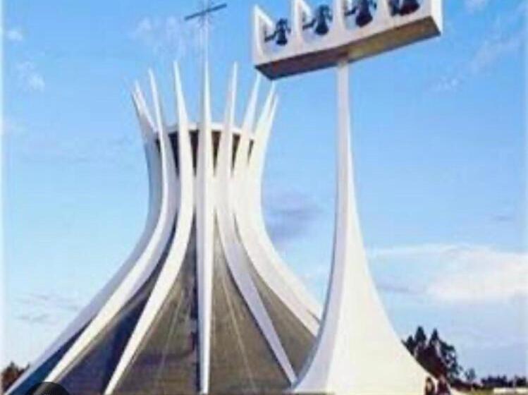 استودیوی استاندارد, Biarritz