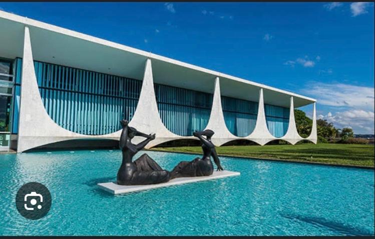 استودیوی استاندارد, Biarritz