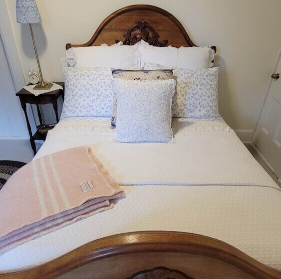 غرفة عائلية, Clinton Pond Bed And Breakfast