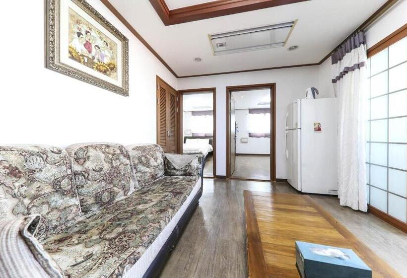 Quarto Quádruplo Estandar, Hamduk Pungkyungchae Pension