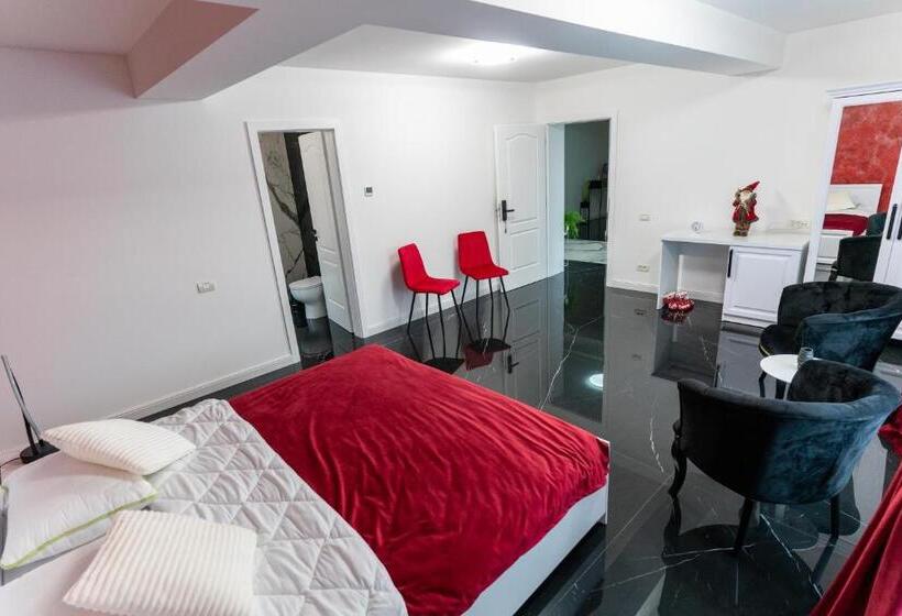 デラックスルーム, Dar House