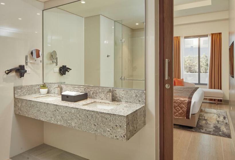 Junior Suite, Grand Westside