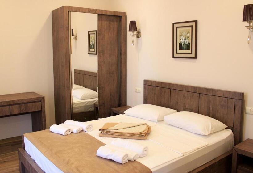 اتاق استاندارد چهار تخته, Kolkhi Shekvetili