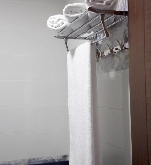 اتاق استاندارد چهار تخته, Kolkhi Shekvetili