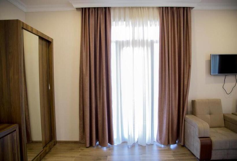 اتاق خانوادگی, Kolkhi Shekvetili