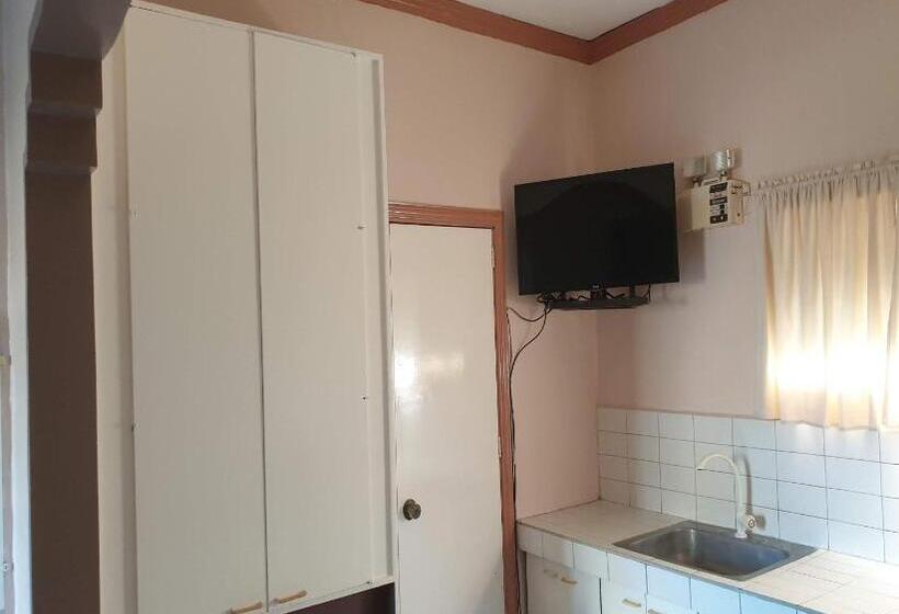 جناح عائلي, Oyo 1079 Mayon View Garden Apartelle Sa Bukid