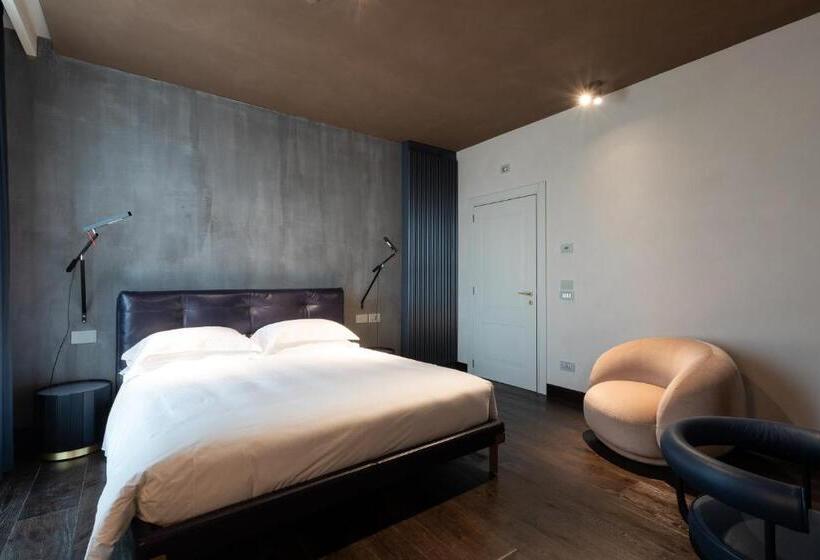 חדר סופריור, Palazzo Utini