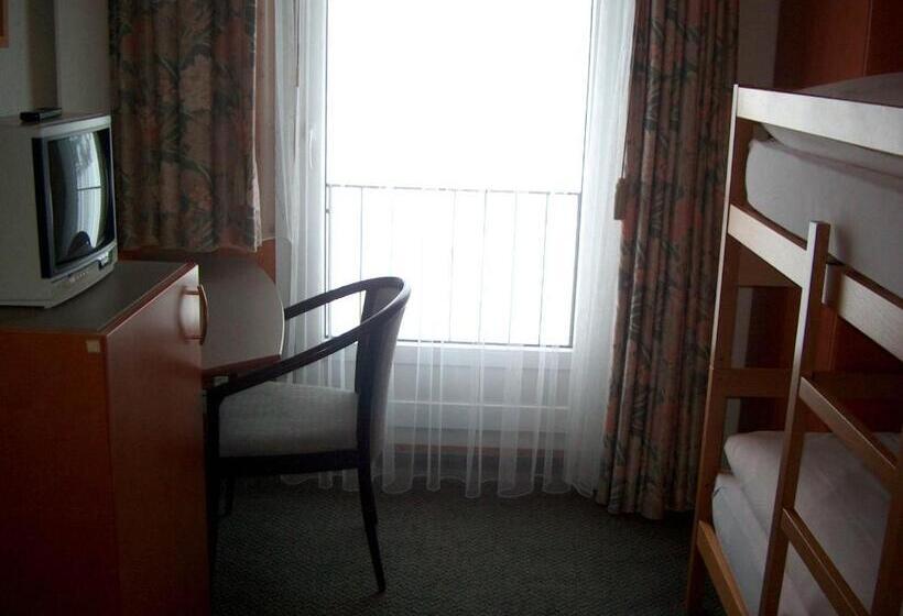 חדר סטנדרט עם מרפסת, Restaurant Cristal