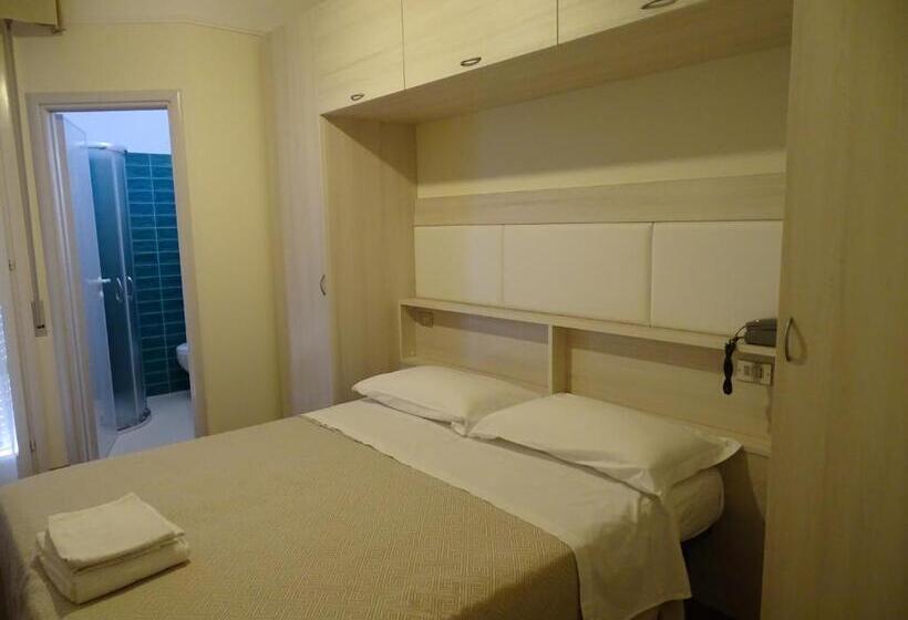 Номер Economy, Royal