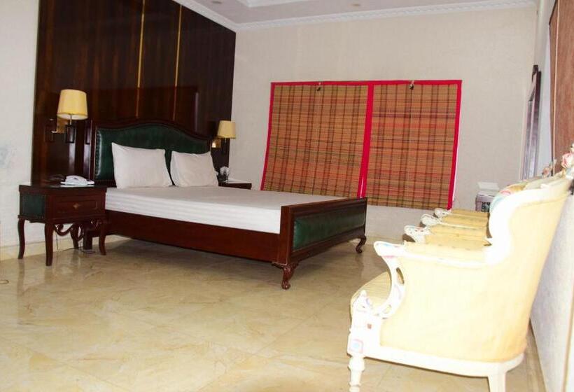 اتاق استاندارد با چشم‌انداز دریاچه, Orange Lake Resort